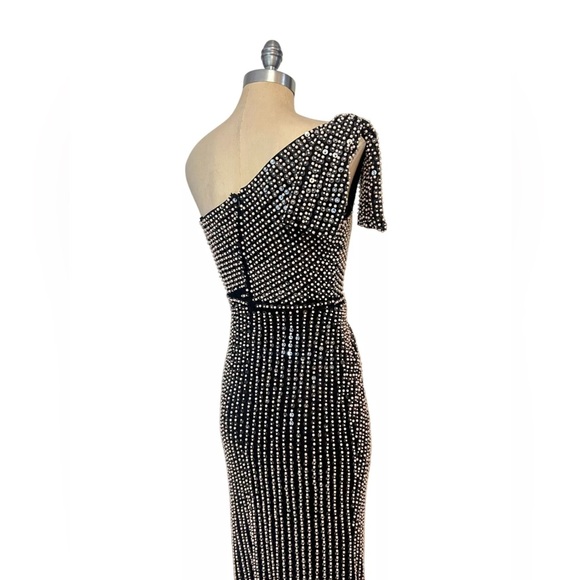 Mac Duggal Black with cream Pearl One Shoulder Gown Size 14 - Picture 5 of 15